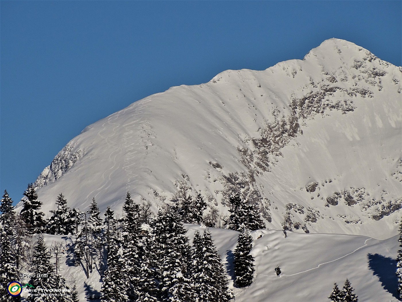 48 Maxi-zoom verso il Corno Stella (2620 m).JPG